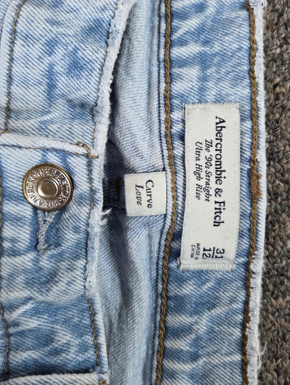 Abercrombie & Fitch Curve Love The '90s Straight Ultra High Rise Jeans 31/12R